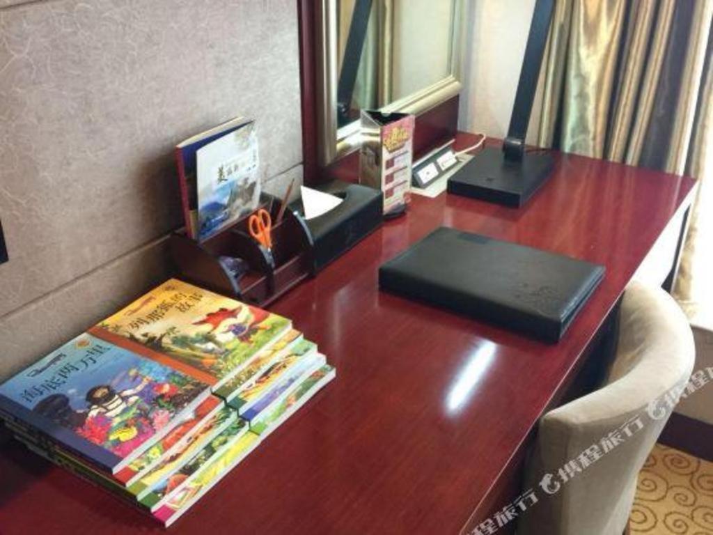Chengdu Yinsheng International Hotel Supoqiao Buitenkant foto