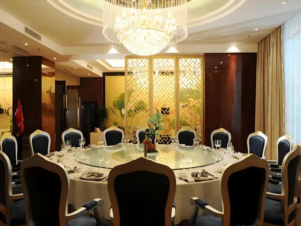 Chengdu Yinsheng International Hotel Supoqiao Buitenkant foto
