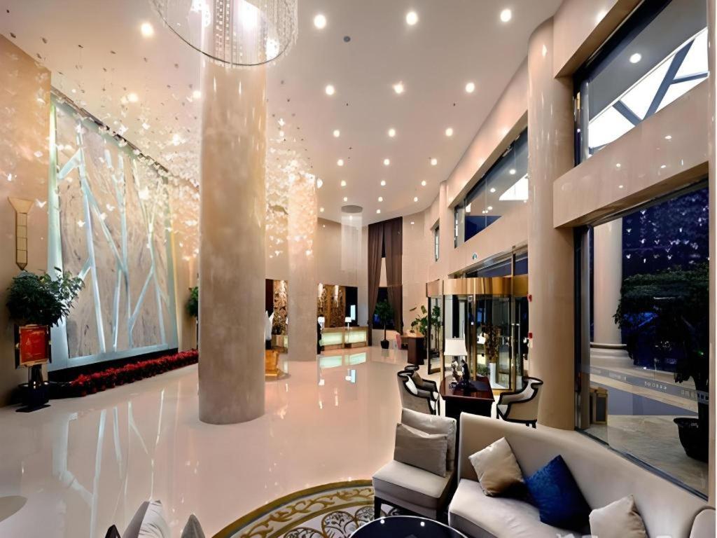 Chengdu Yinsheng International Hotel Supoqiao Buitenkant foto
