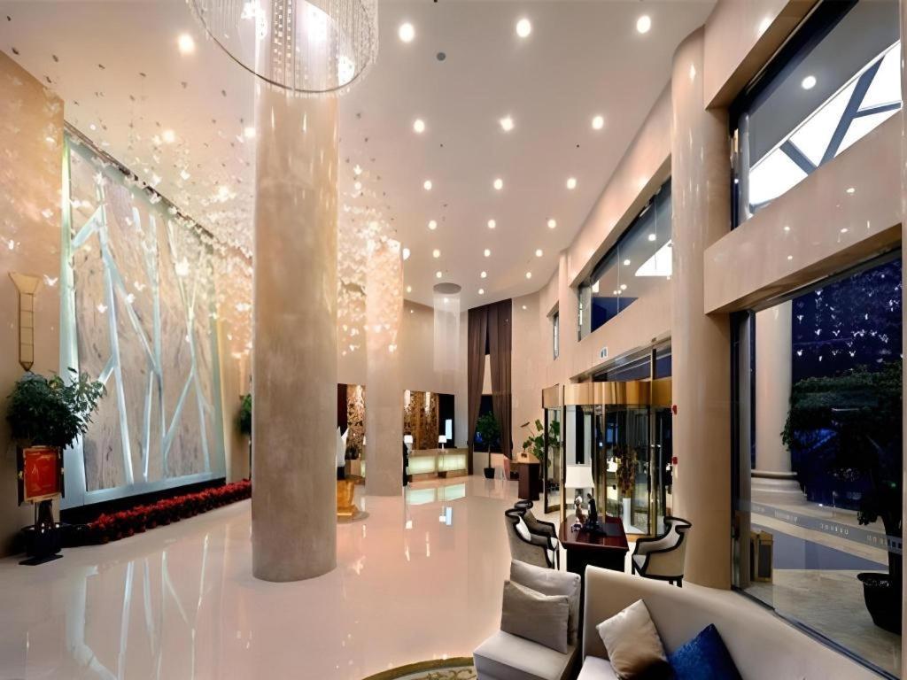 Chengdu Yinsheng International Hotel Supoqiao Buitenkant foto
