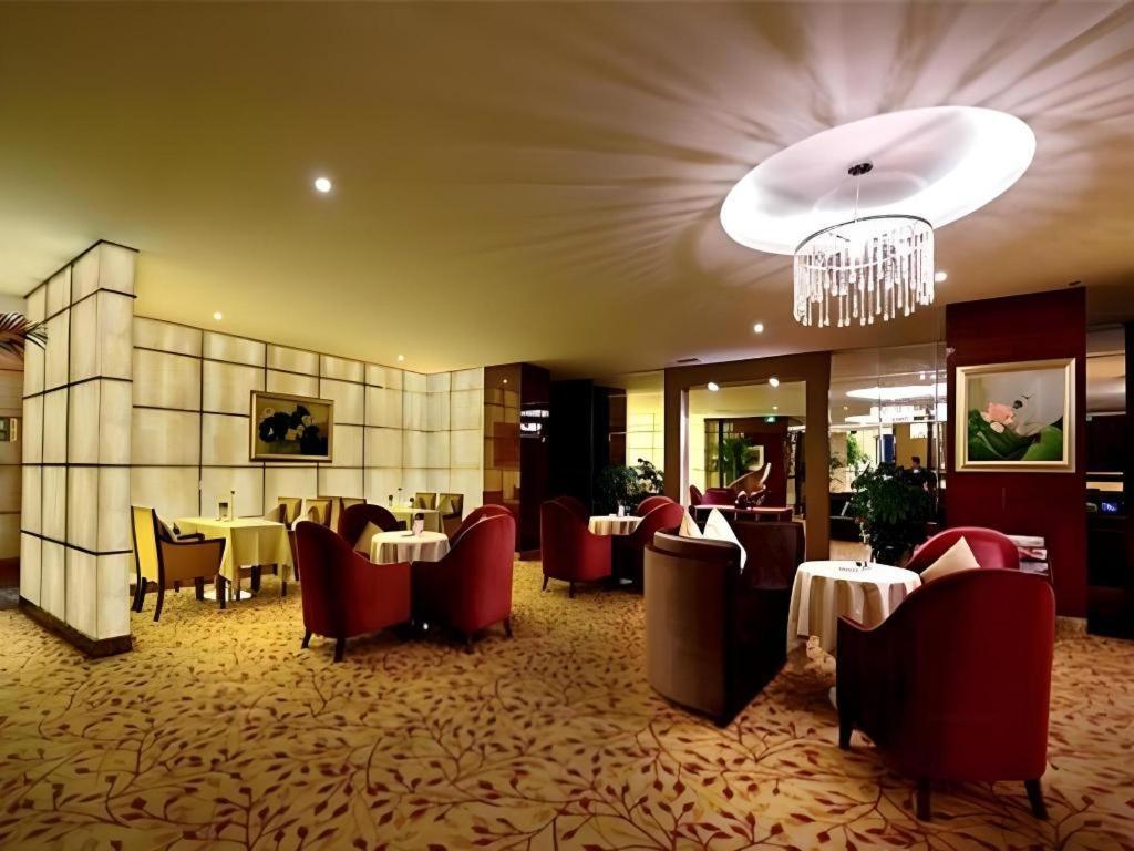 Chengdu Yinsheng International Hotel Supoqiao Buitenkant foto